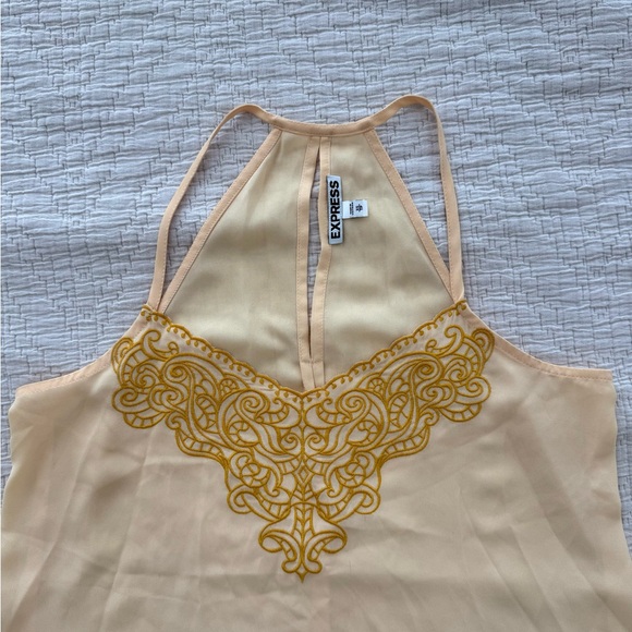 Express Top - Picture 2 of 3